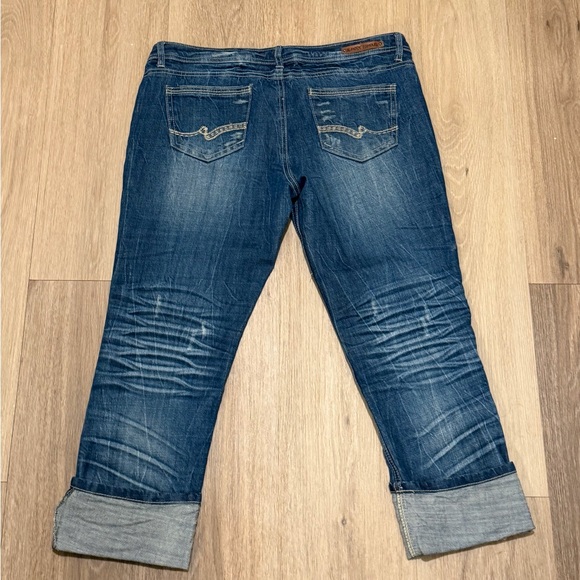 Almost Famous Dark Blue Capri Jeans size 9 - Picture 2 of 5